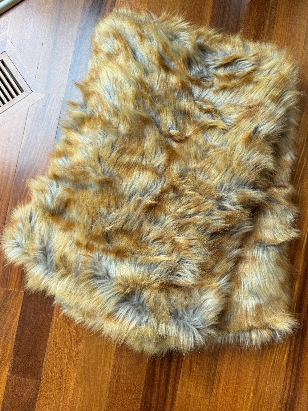 Threshold Brown Tan Faux Fur Throw Blanket - Like New